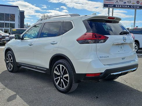 Used 2019 Nissan Rogue SL w/ Premium Package image 4