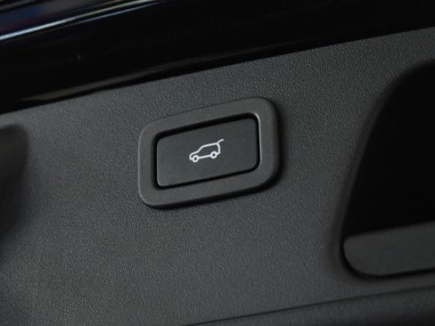 Used 2020 Jaguar E-PACE SE AWD/4WD image 18