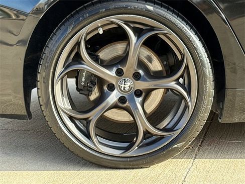 Used 2021 Alfa Romeo Giulia Ti Sport image 10