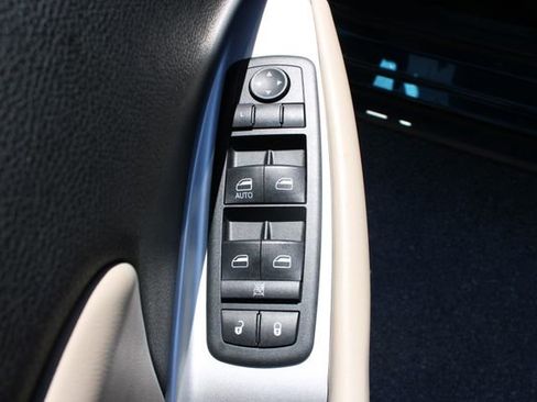 Used 2014 Dodge Journey SXT FWD image 11