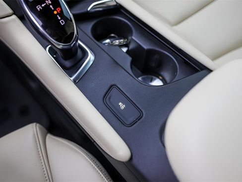 Used 2017 Cadillac XT5 FWD image 21