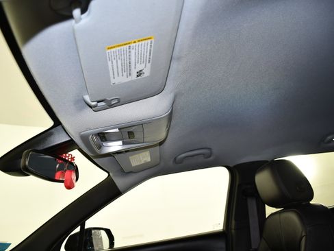 Used 2021 Chevrolet Blazer LT AWD/4WD image 36
