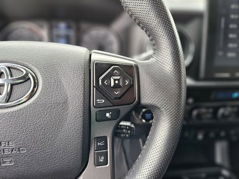 Used 2021 Toyota Tacoma TRD Sport w/ Technology Package image 30