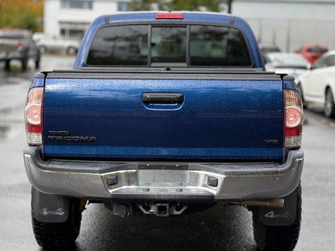 Used 2015 Toyota Tacoma 4x4 Double Cab w/ TRD Off-Road Package image 4
