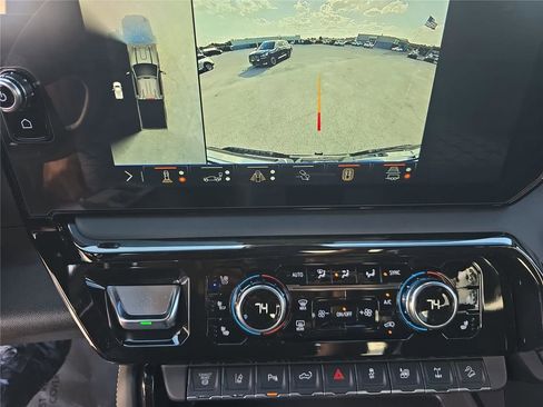 Used 2025 GMC Sierra 2500 AT4X image 21