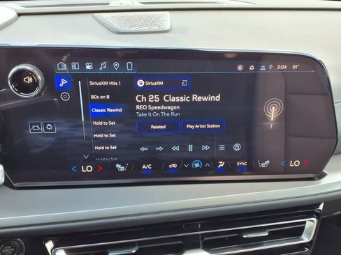 New 2026 Chevrolet Traverse LT w/ Enhanced Driving Package image 11