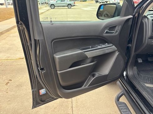 Used 2019 Chevrolet Colorado LT w/ Redline Special Edition image 12