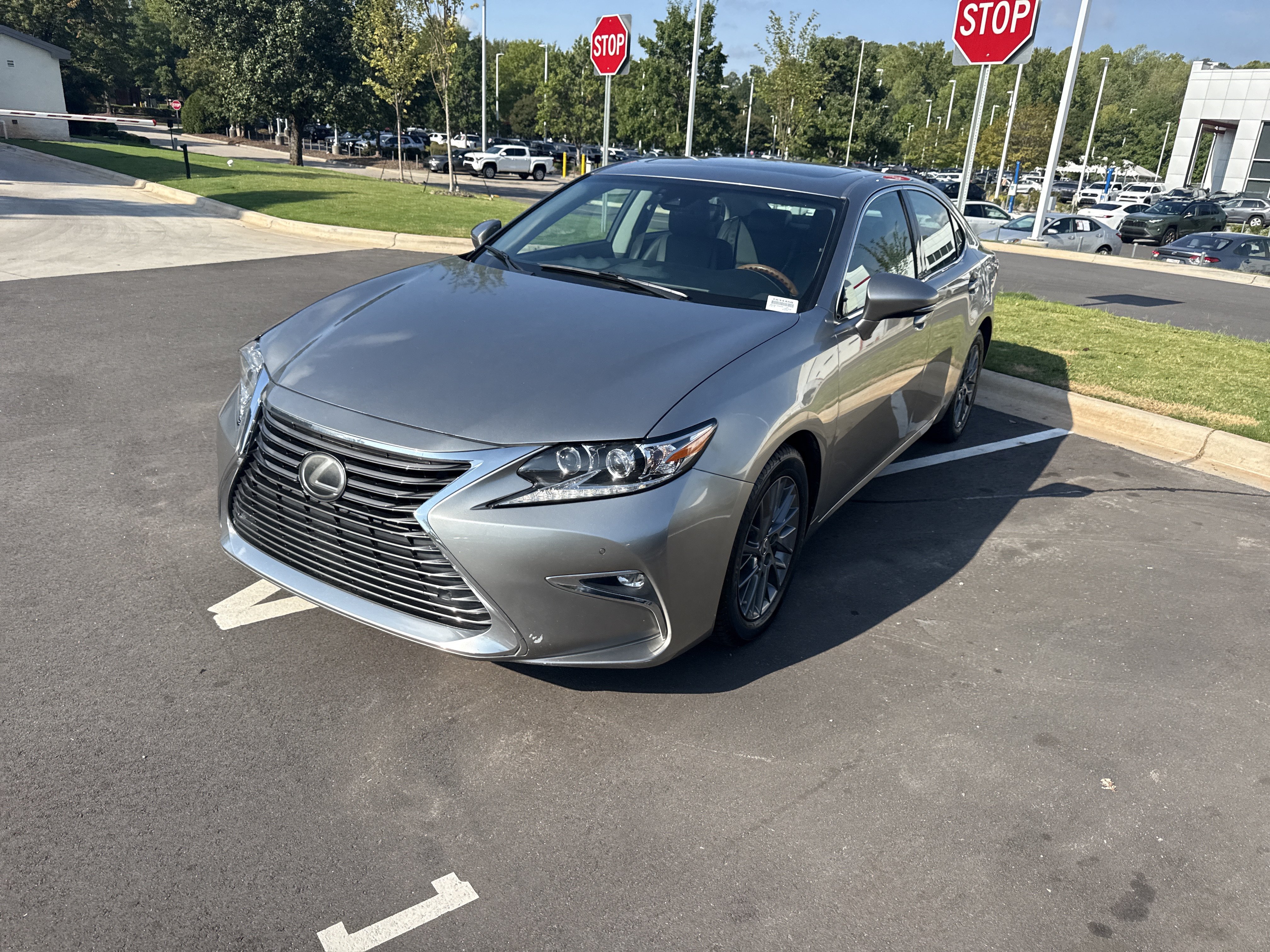 Used 2018 Lexus ES 350 w/ Navigation System Package FWD image 5