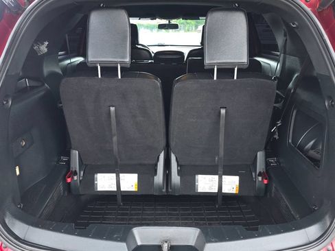 Used 2019 Ford Explorer XLT w/ Equipment Group 202A FWD image 17