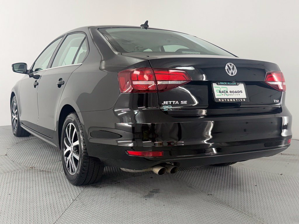 Used 2017 Volkswagen Jetta SE FWD image 6