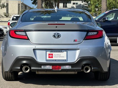 Certified 2022 Toyota GR86 w/ ALL Weather Mat Package (TMS) RWD image 5