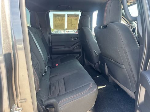 Used 2024 Nissan Frontier PRO-4X w/ Technology Package AWD/4WD image 11