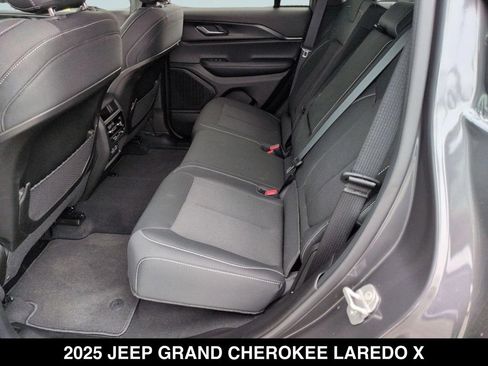 Used 2025 Jeep Grand Cherokee Laredo X w/ Luxury Tech Group I AWD/4WD image 16