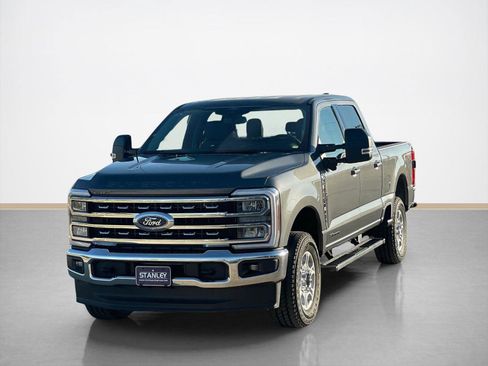 New 2026 Ford F250 XLT w/ XLT Premium Package image 3
