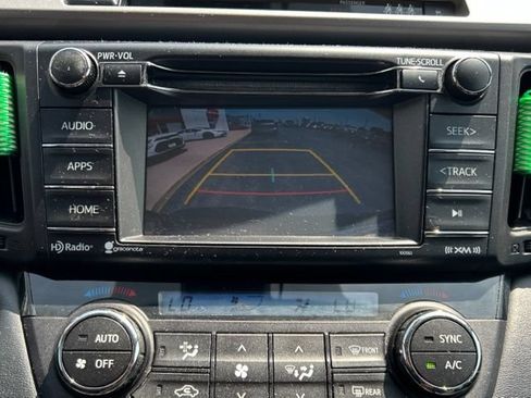 Used 2018 Toyota RAV4 XLE AWD/4WD image 46