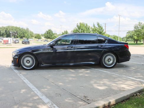 Used 2016 BMW 750i xDrive AWD/4WD image 4