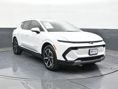 New 2025 Chevrolet Equinox EV LT image 22