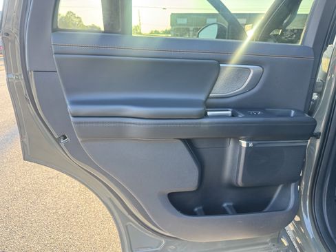 Used 2025 Ford Expedition Tremor AWD/4WD image 8