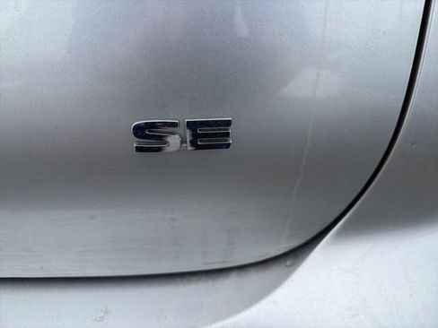 Used 2025 Mitsubishi Outlander SE image 5