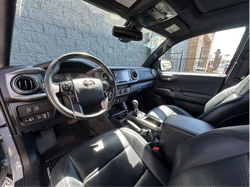 Used 2020 Toyota Tacoma TRD Sport w/ TRD Premium Sport Package AWD/4WD image 2