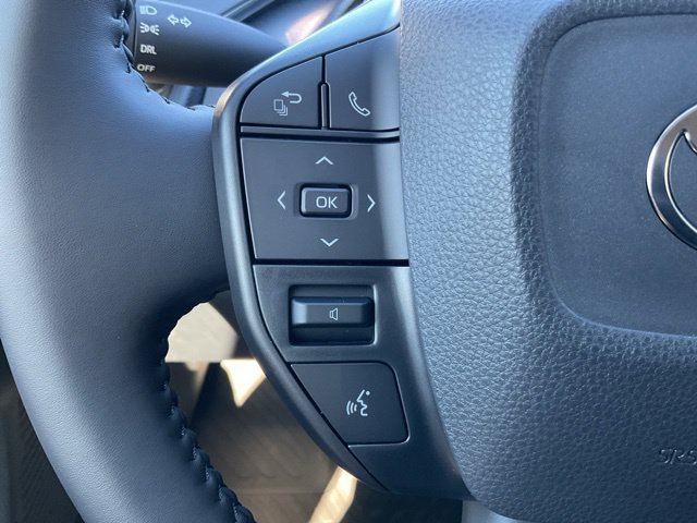 New 2027 Toyota Prius LE FWD image 19
