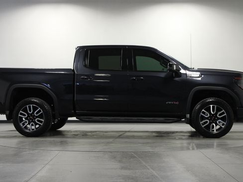 Used 2023 GMC Sierra 1500 AT4 w/ AT4 Premium Package AWD/4WD image 3