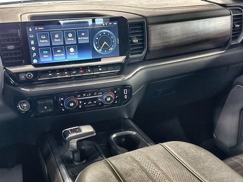 Used 2023 Chevrolet Silverado 1500 High Country AWD/4WD image 27