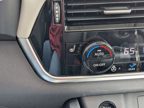 Certified 2024 Nissan Rogue SL w/ SL Premium Package image 14