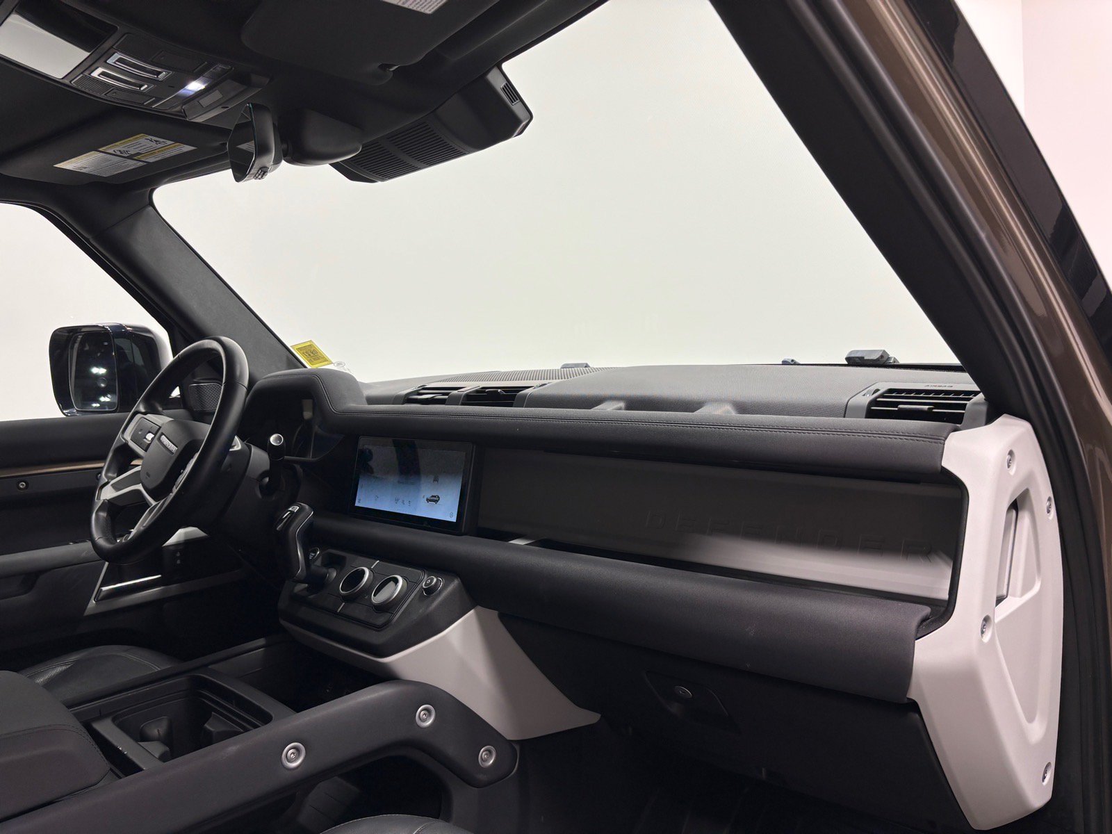 Used 2023 Land Rover Defender 110 S AWD/4WD image 28