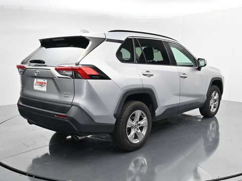 Used 2023 Toyota RAV4 XLE AWD/4WD image 7