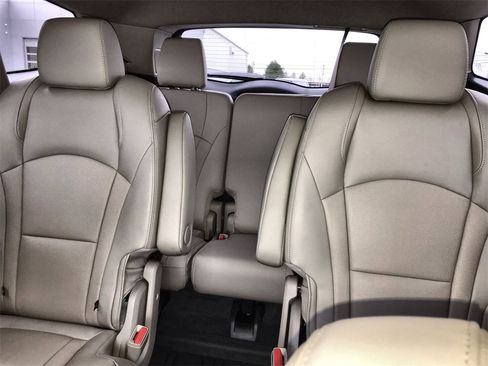 Used 2021 Buick Enclave Essence w/ Sound and Sites Package image 23