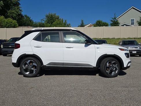 New 2026 Hyundai Venue SEL FWD image 15