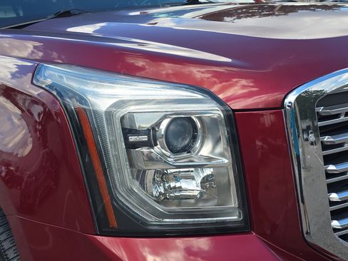 Used 2019 GMC Yukon Denali w/ Denali Ultimate Package image 7