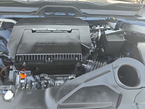 Used 2025 Honda Pilot TrailSport image 31