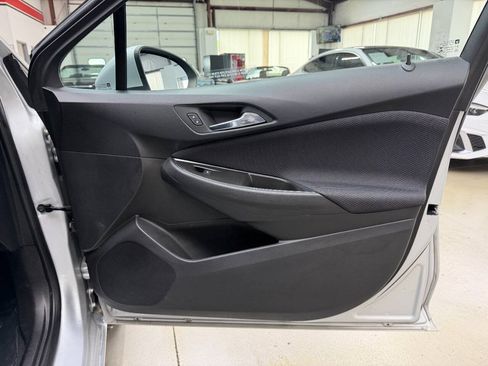 Used 2017 Chevrolet Cruze LT w/ LT Convenience Package FWD image 16