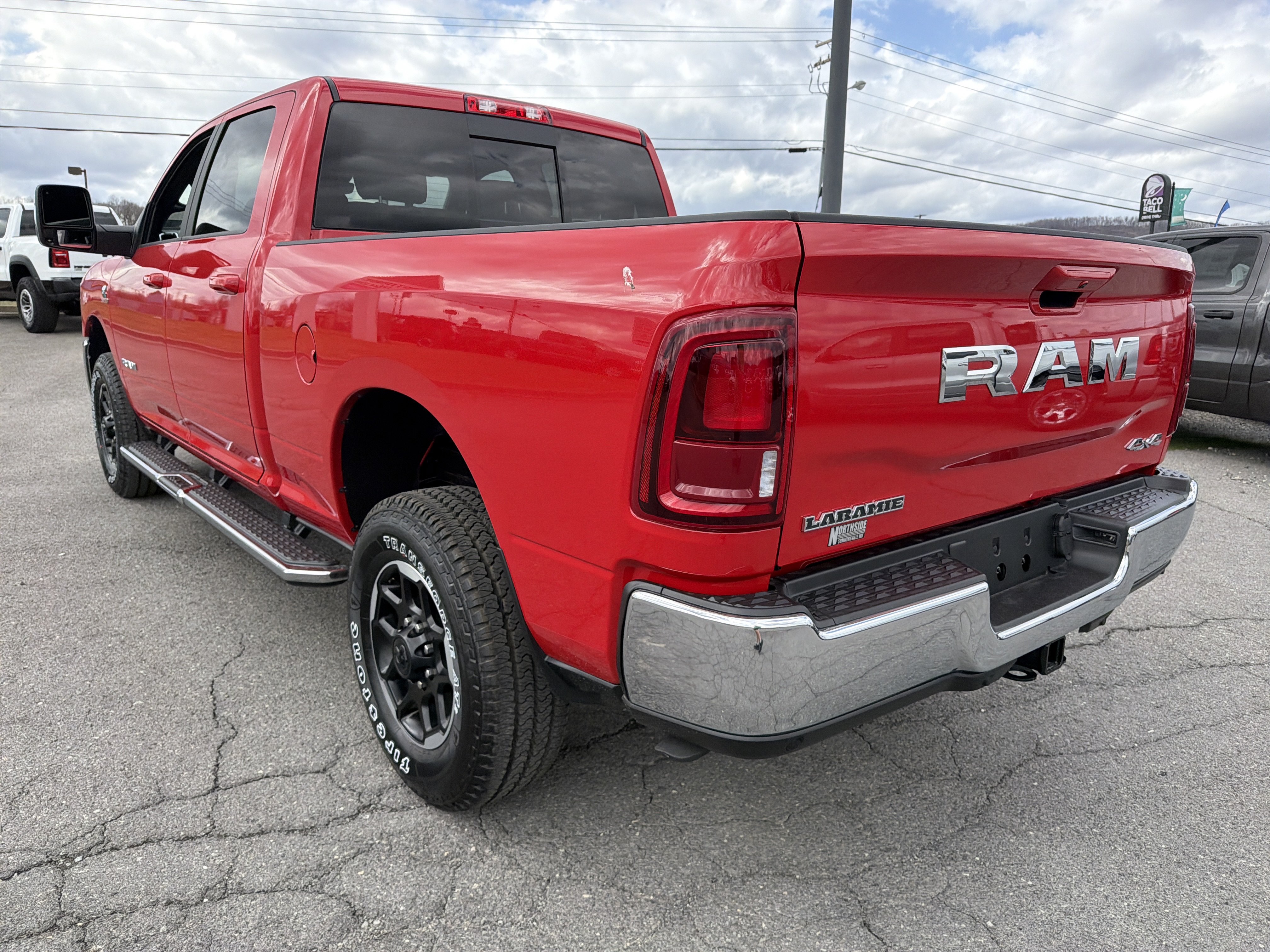 New 2026 RAM 2500 Laramie AWD/4WD image 8