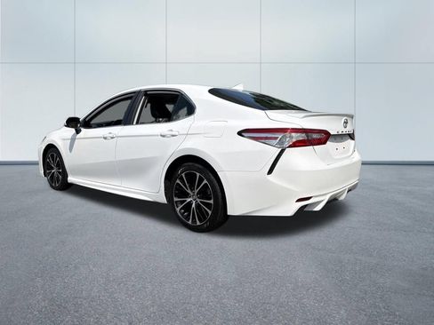 Used 2020 Toyota Camry SE FWD image 7