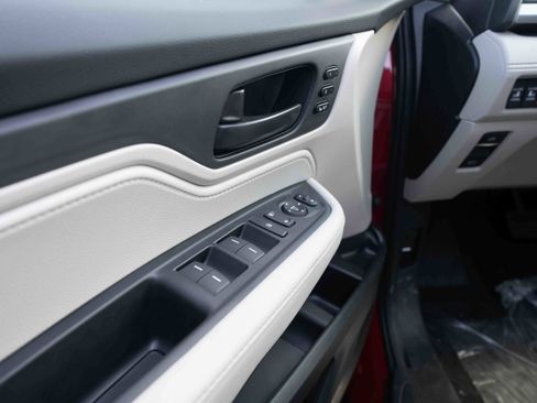 New 2026 Honda Odyssey EX-L image 7