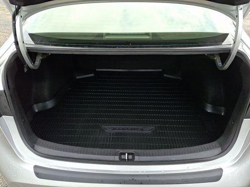 Used 2021 Toyota Corolla LE FWD image 30