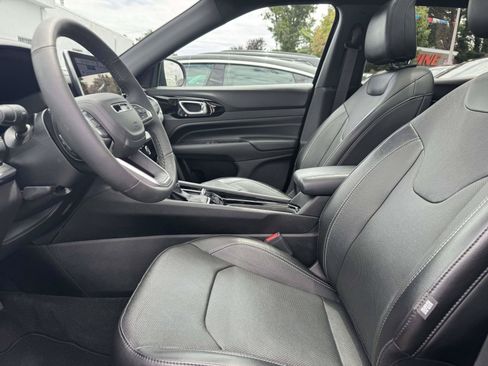 Used 2023 Jeep Compass High Altitude AWD/4WD image 12