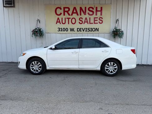Used 2013 Toyota Camry LE FWD image 6
