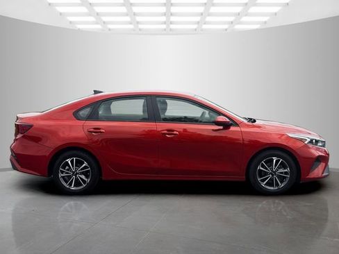Used 2022 Kia Forte LXS FWD image 8
