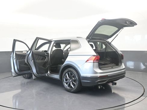 Used 2023 Volkswagen Tiguan SE image 76