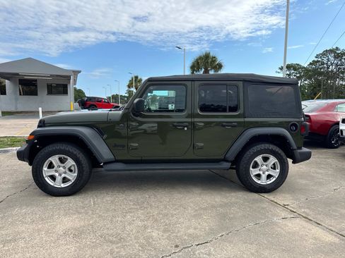 Used 2022 Jeep Wrangler Unlimited Sport AWD/4WD image 6