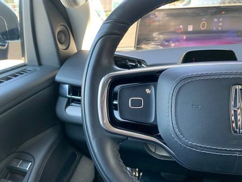 Used 2025 Lincoln Navigator L Reserve AWD/4WD image 26