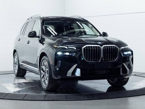 Used 2024 BMW X7 xDrive40i image 4