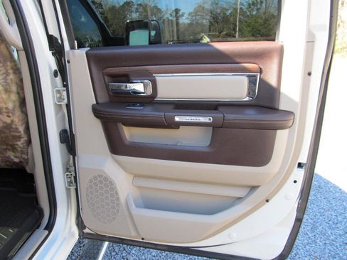 Used 2017 RAM 2500 Laramie w/ Convenience Group image 40