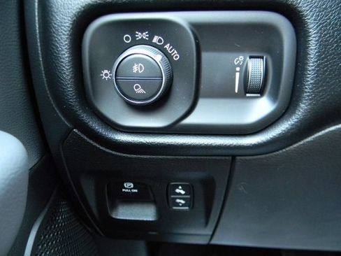Used 2022 RAM 1500 Big Horn RWD image 16