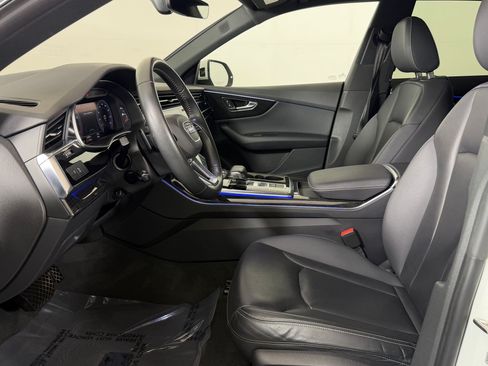 Used 2019 Audi Q8 Premium Plus w/ Premium Plus AWD/4WD image 5