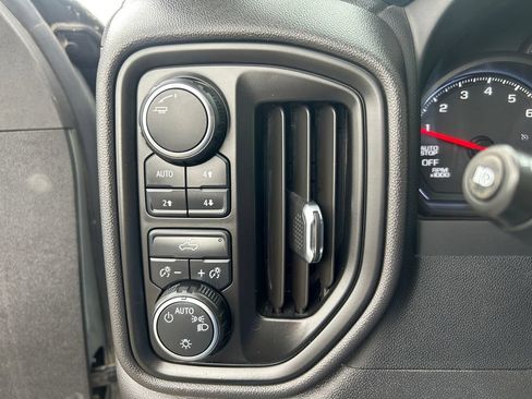 Used 2023 Chevrolet Silverado 1500 Custom Trail Boss AWD/4WD image 19
